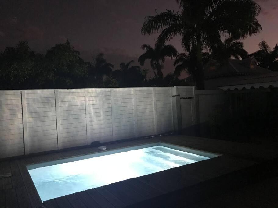 Villa Avec Piscine Privee Сен-Франсуа Экстерьер фото